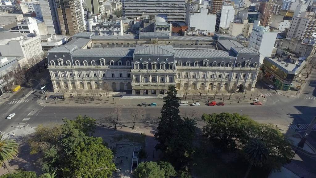 EN EL ACTUAL PASAJE DARDO ROCHA FUNCIONÓ LA “ESTACIÓN 19 DE NOVIEMBRE”, LA PRIMERA DE LA CIUDAD; LA ACTUAL, EN LA ESQUINA DE 1 Y DIAGONAL 80.