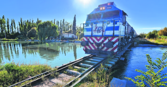 Imagen-ROCA-Canal-Grande-Tren-Vias-GM-05-11171630-692x360.jpg