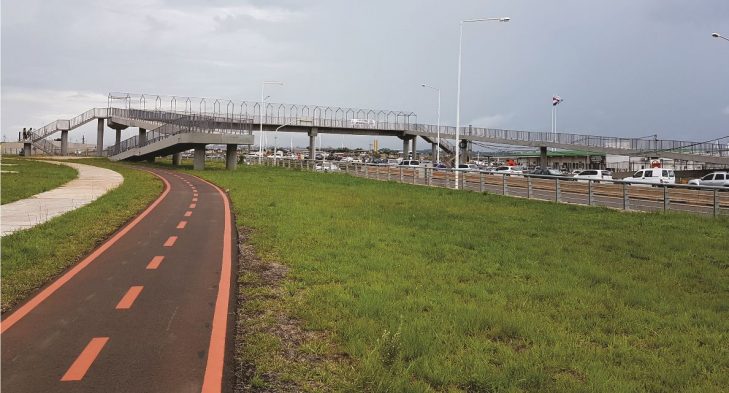 puente-peatonal-eby-acceso-a-la-estacion-del-tren-binacional-1-729x393