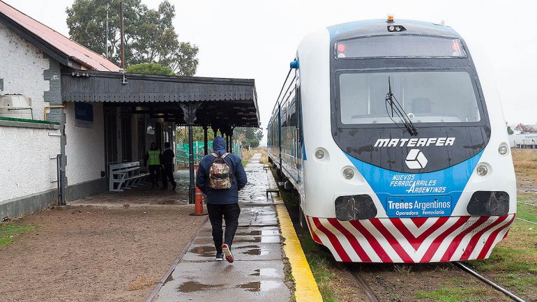 Arreglaron las vías y comenzó a funcionar el Tren del Valle