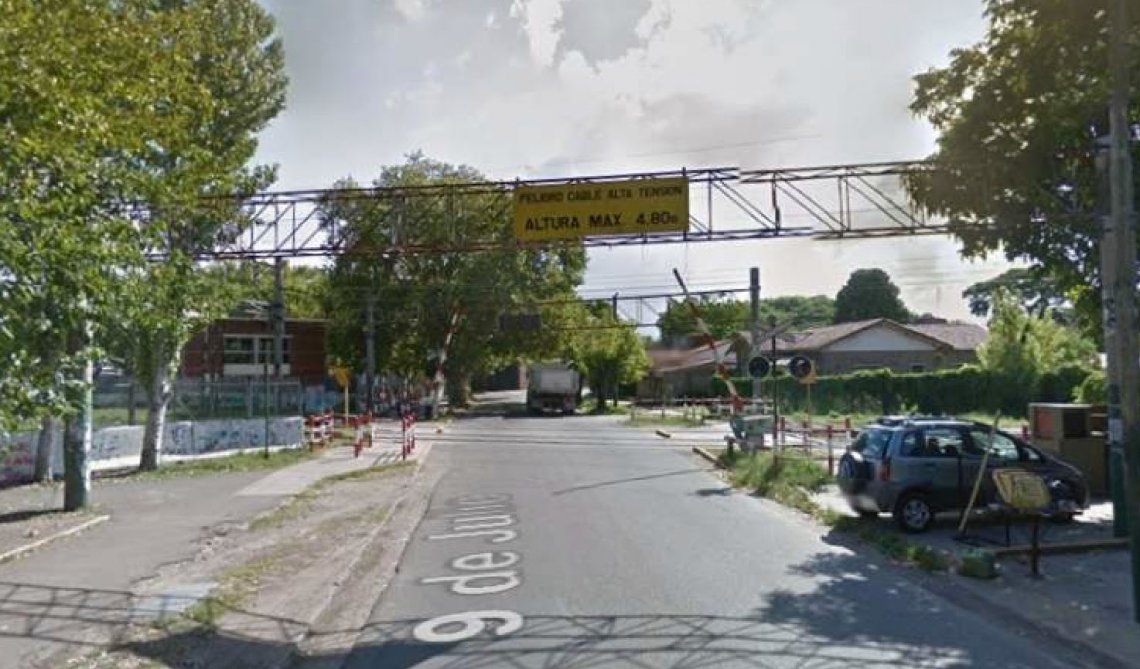 Almirante Brown: cierran uno de los pasos a nivel de Burzaco de la Línea Roca
