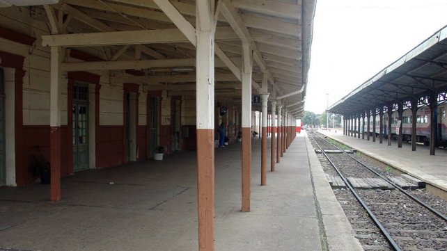 Ferroviarios paran por despidos en dos ramales