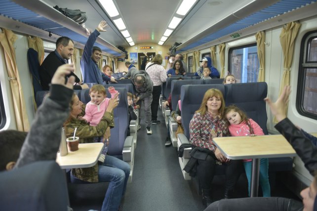 Claman por la vuelta de los trenes de pasajeros al área metropolitana