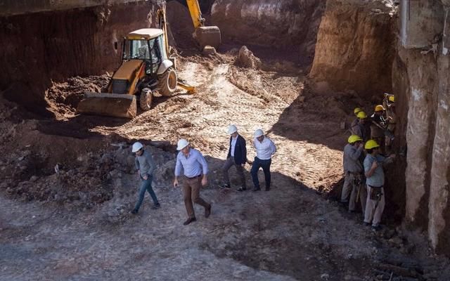 Molina supervisó obras del nuevo cruce bajo vías de Smith