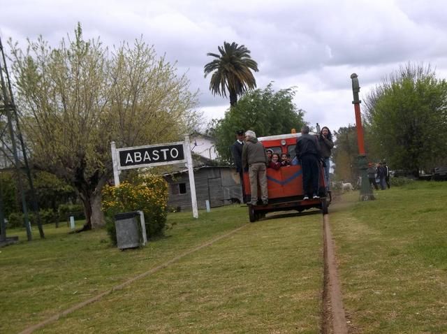 El tren, histórico impulsor de una localidad que sueña con su vuelta