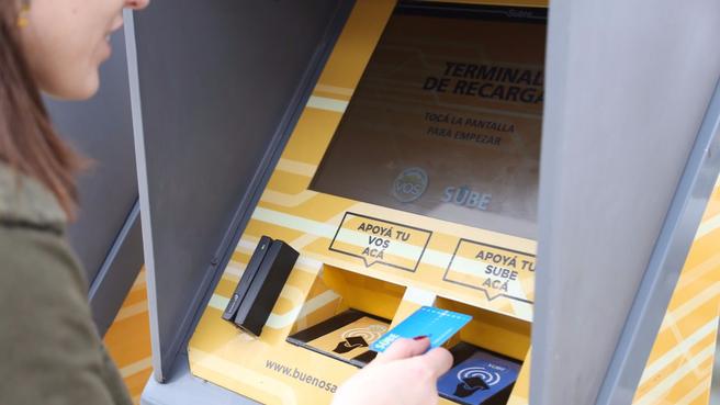 Cómo son la nuevas terminales para recargar tarjetas SUBE de la línea C de subterráneos