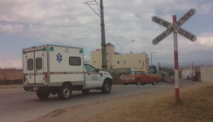 Sin barreras, las vías del ferrocarril son un peligro constante