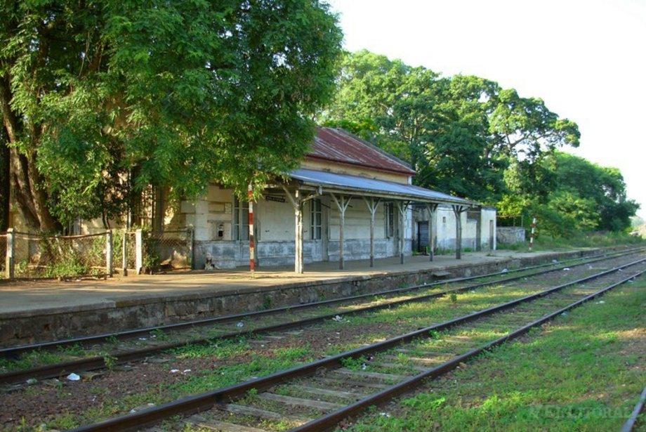 Refaccionan la estación de Alvear y limpian las vías de Santo Tomé hacia Misiones