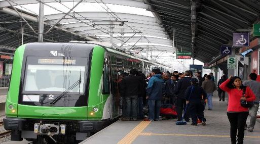 Perú: Línea 1 del Metro realiza carreras adicionales para apoyar transporte público afectado por huaicos