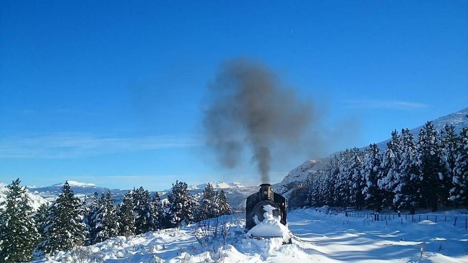 La «Trochita» enfrentó la nieve en Esquel