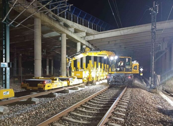 El cambiador de ancho de Vilecha reabre este lunes tras conectar 41,5 km de doble vía en la LAV Palencia-León. Trenes Madrid-Asturias ahorran 15 minutos.