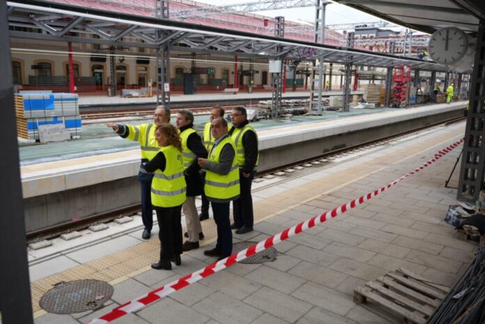 La estación de Atotxa avanza en sus obras con la próxima puesta en servicio del segundo andén. Será la primera de Euskadi en recibir Alta Velocidad