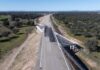 España impulsa con 157,5 millones la señalización y una gran base logística en la alta velocidad Madrid-Extremadura Adjudicados tres contratos por 157,5M€ para señalización, telecomunicaciones y base logística de 140.000 m² en el tramo Talayuela-Plasencia de la LAV.