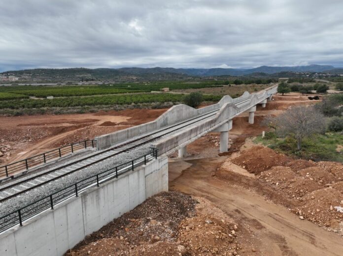 ADIF restablece el hoy lunes 22 de diciembre la circulación entre Loriguilla-Reva y Buñol en la línea C3, tras invertir 120 millones en reconstruir viaductos y vía.