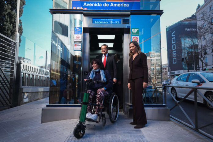 La estación Avenida de América estrena diez ascensores y un vestíbulo tras 38 M€ de inversión. Metro Madrid lidera el ranking europeo de accesibilidad.