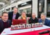 Alemania: Halle recibe la homologación del primer tranvía TINA de Stadler y 56 vehículos modernizarán la red de Havag La TAB homologó el primer tranvía TINA de Stadler para Havag. El resultado certifica los 38 vehículos M restantes del pedido de 56 unidades.