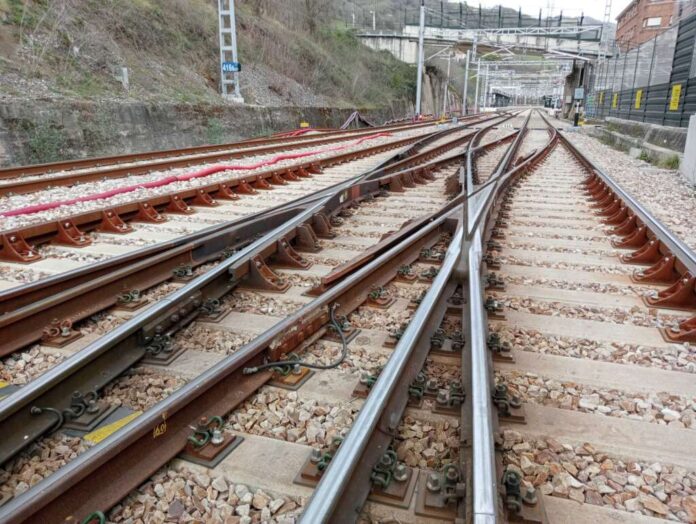 ADIF adjudica traviesas para el Corredor Mediterráneo en Alicante y renueva la señalización en Zaragoza. Inversión conjunta superior a 308 millones de euros.