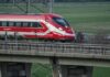 Italia: FS pone a prueba el 5G ferroviario en la línea de alta velocidad Turín-Milán El Grupo FS experimenta con tecnología 5G en 60 km de la línea de alta velocidad Turín-Milán, en el marco del Plan Estratégico 2025-2029.