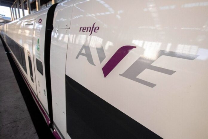 Renfe inicia la licitación de hasta 40 trenes de alta velocidad por un máximo de 1.777 millones de euros, con entregas previstas a partir del mes 40.