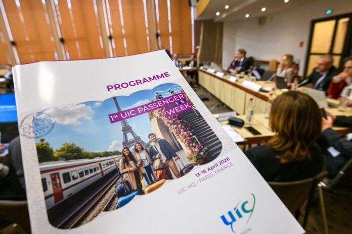La UIC reunió a operadores y autoridades para debatir billetes multimodales, interoperabilidad y experiencia del pasajero ferroviario.