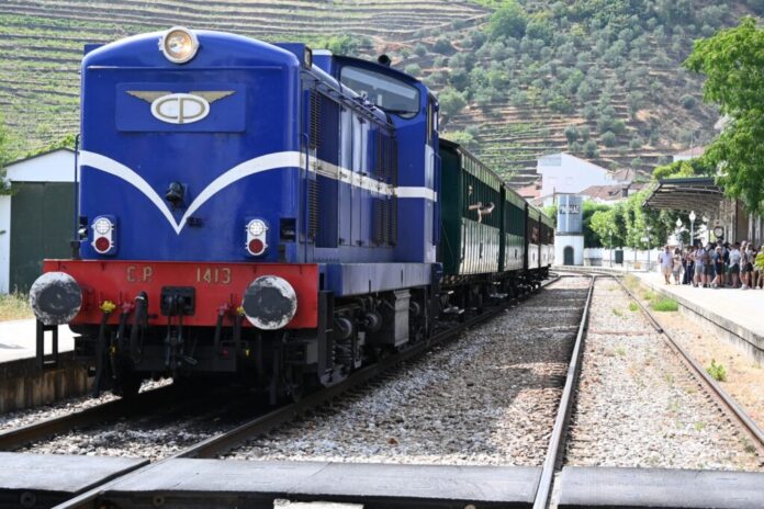 CP operará 51 viajes del Tren Histórico del Duero entre Régua y Tua durante la temporada 2026.