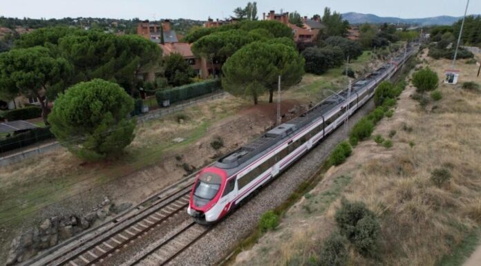 Transportes avanza con estudios para Bilbao-Santander y Navalcarnero y aprueba nuevos planes contra el ruido ferroviario.