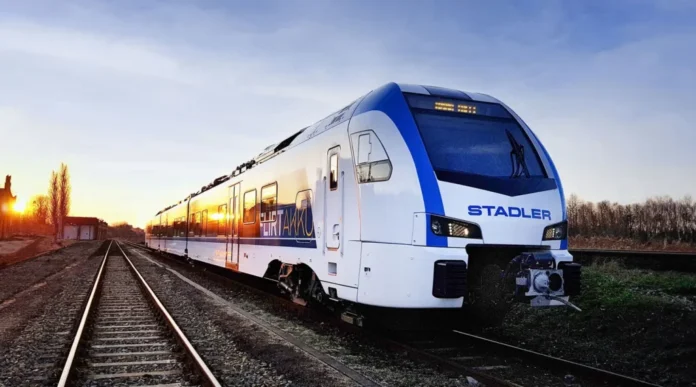 Stadler informó un robo de datos técnicos de un proveedor, descartó impactos en sus trenes y confirmó una denuncia tras un pedido de rescate.