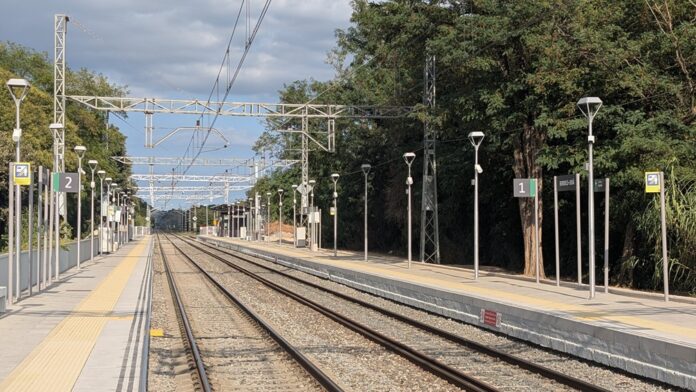 ADIF finalizó la remodelación de Bordils-Juià con una inversión de 4,6 millones de euros e importantes mejoras de accesibilidad y seguridad.