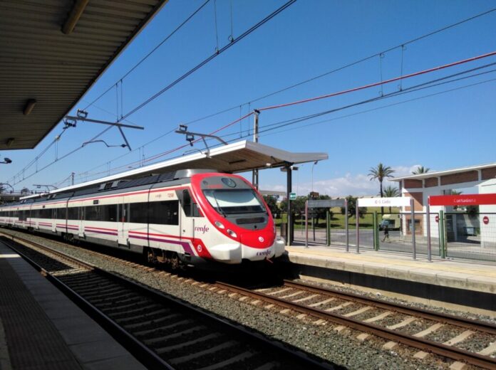 Renfe invertirá más de 6,3 millones de euros en obras de accesibilidad y modernización en tres estaciones de Cercanías de Cádiz.