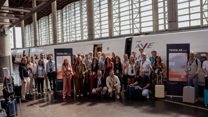 El Pitch Train reunió en un AVE Madrid-Sevilla a startups, fondos e instituciones para impulsar contactos y oportunidades de financiación.