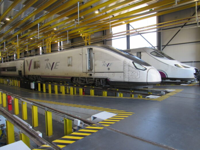 Renfe permitirá visitar nueve bases de mantenimiento para mostrar cómo se revisa y conserva el material rodante ferroviario.