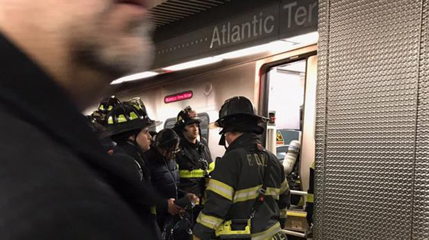 Estados Unidos: Descarriló un tren en Nueva York: al menos 76 heridos