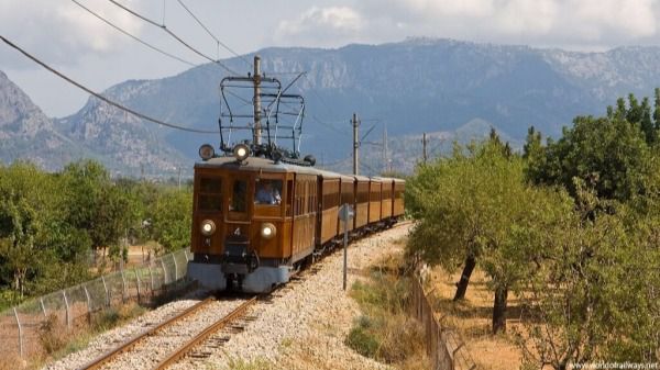 España: El Ferrocarril de Sóller restablece el servicio de trenes entre Palma y Sóller