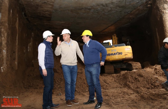 Molina supervisó el avance de la obra del bajo vías de Bernal