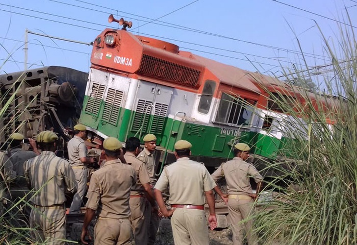 Seis muertos y 25 heridos al descarrilar un tren en el norte de la India