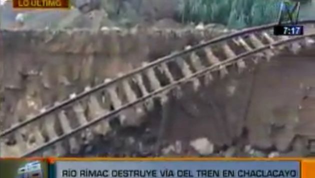 Perú: Chaclacayo: Huaico se llevó parte de la vía férrea del tren