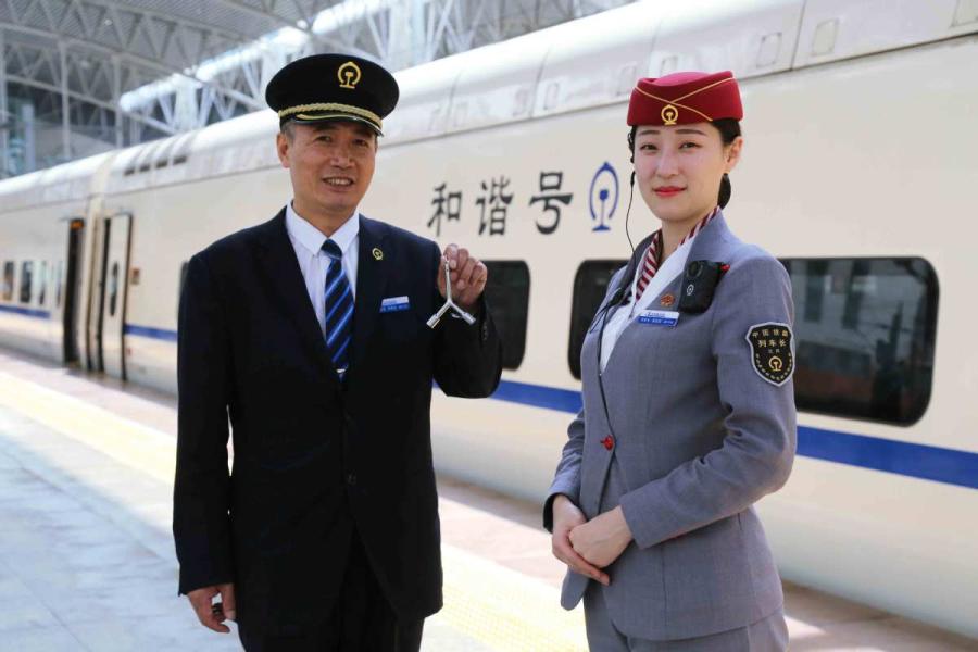 China: Asistente de tren tiene las llaves del progreso ferroviario