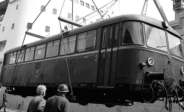 Uruguay: 1909: puerto a la Coronilla y construir una vía férrea
