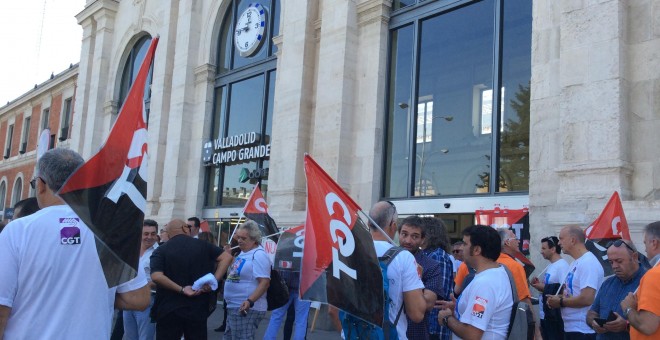 España: «Lo que hace el AVE es que nuestros hijos se marchen todavía más deprisa de aquí»
