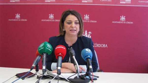 España: La alcaldesa insiste al Gobierno en que el proyecto de tren entre barriadas sea Cercanías y no Media Distancia
