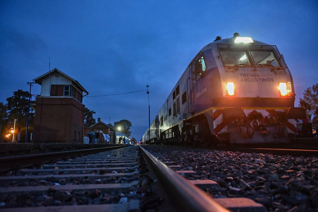 Después de 19 años el Tren volvió a detenerse en Arroyo Seco