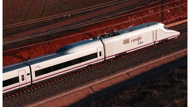 España: El AVE enfila un nuevo año récord al transportar 10,6 millones de viajeros hasta junio, un 4,8% más