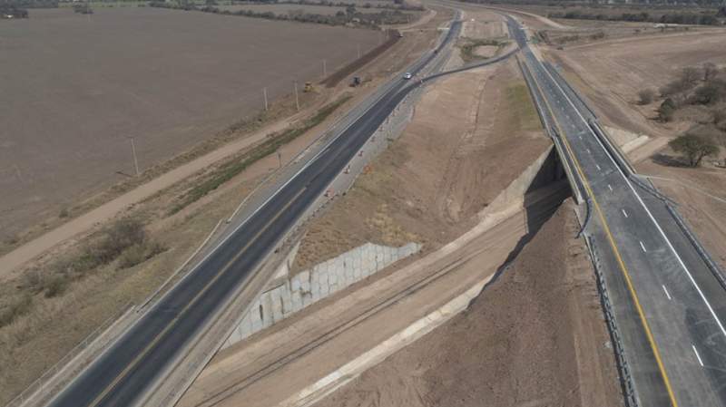 Quedó habilitado el nuevo puente sobre el ferrocarril de Monte Cristo