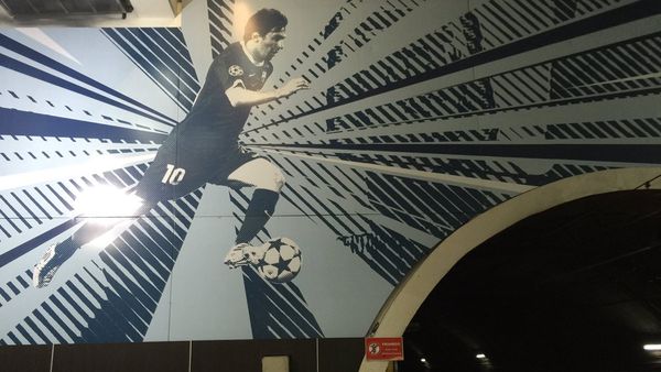 Un recorrido por la estación de Subte que le rinde homenaje a Lionel Messi