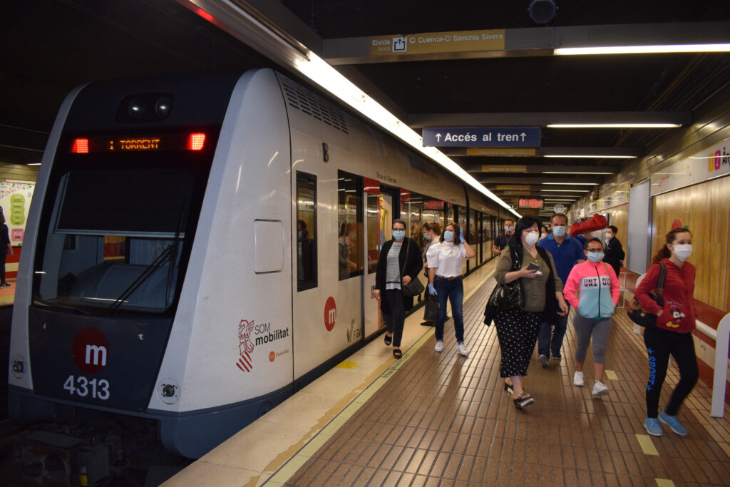 Indra automatiza el control de acceso en Metro de Valencia para proteger a los pasajeros frente al covid-19