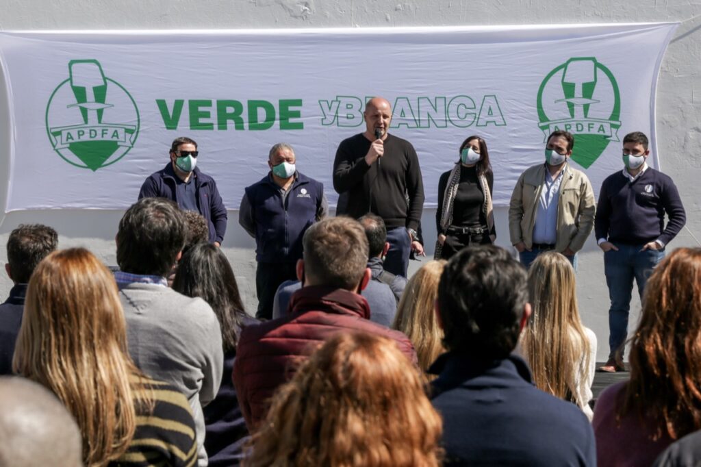 Salom en Puerto Dock Sud “tenemos que ser solidarios y trabajar para que los ferroviarios tengan los mismos derechos que los portuarios”