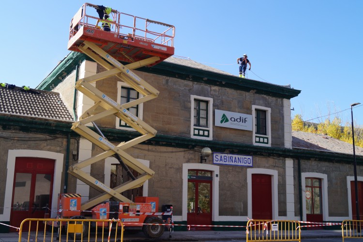 España: Reparaciones y mejoras en el edificio de la estación de ferrocarril de Sabiñánigo