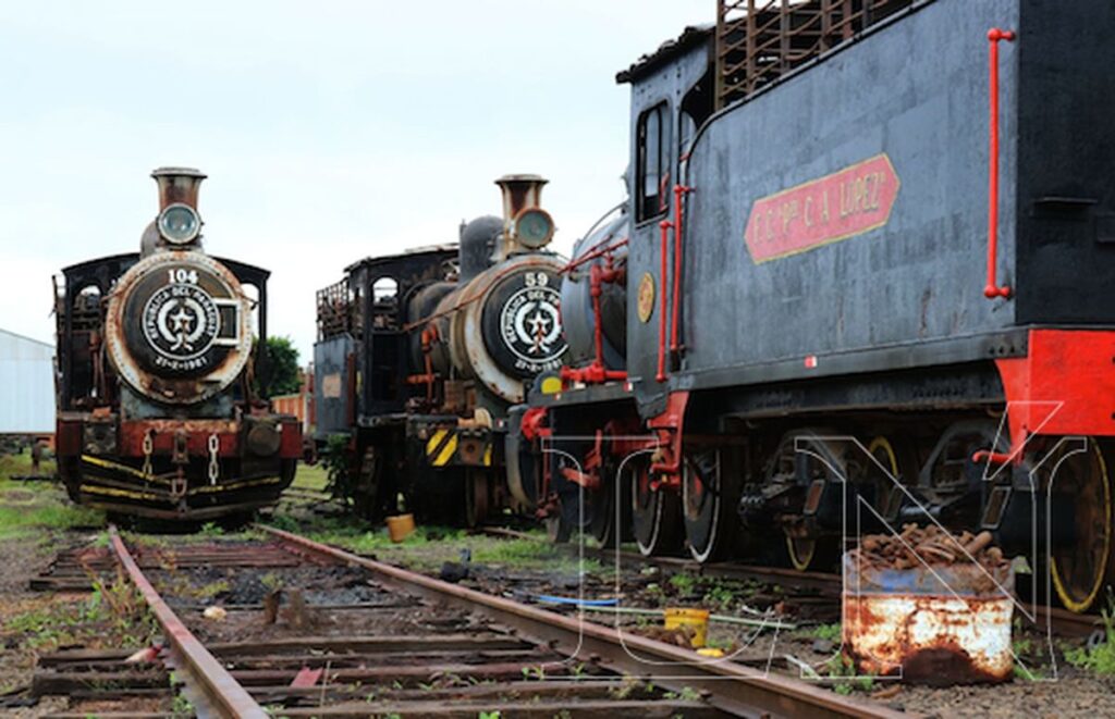 Paraguay: Fepasa cedió 4 locomotoras y museo ferroviario al municipio encarnaceno