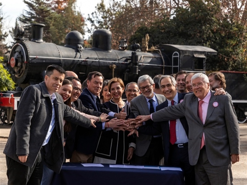 MOP y Grupo EFE acuerdan desarrollo de proyecto ferroviario Santiago – Valparaíso – San Antonio