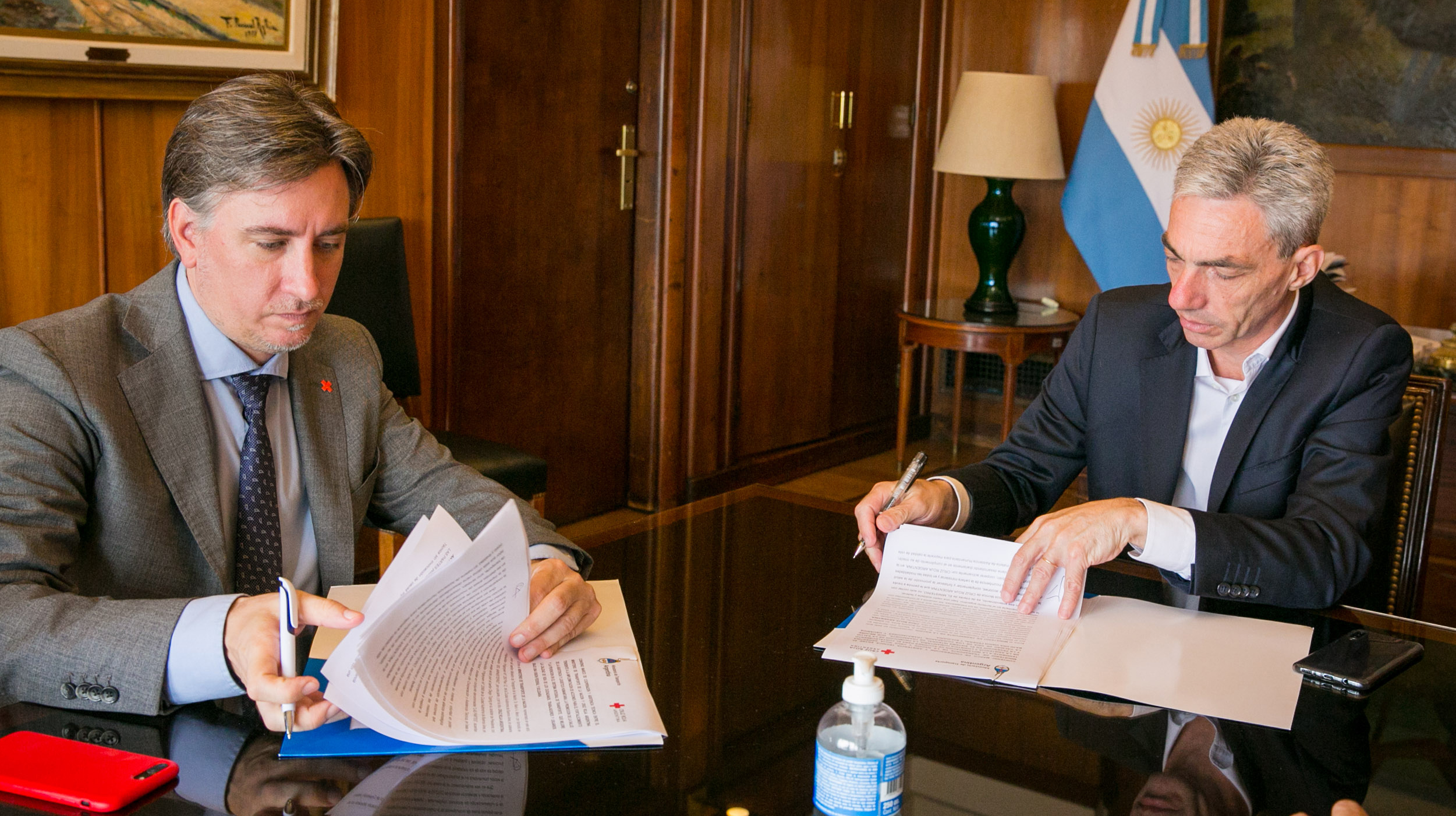 COVID19: El Ministerio de Transporte firma convenio con la Cruz Roja